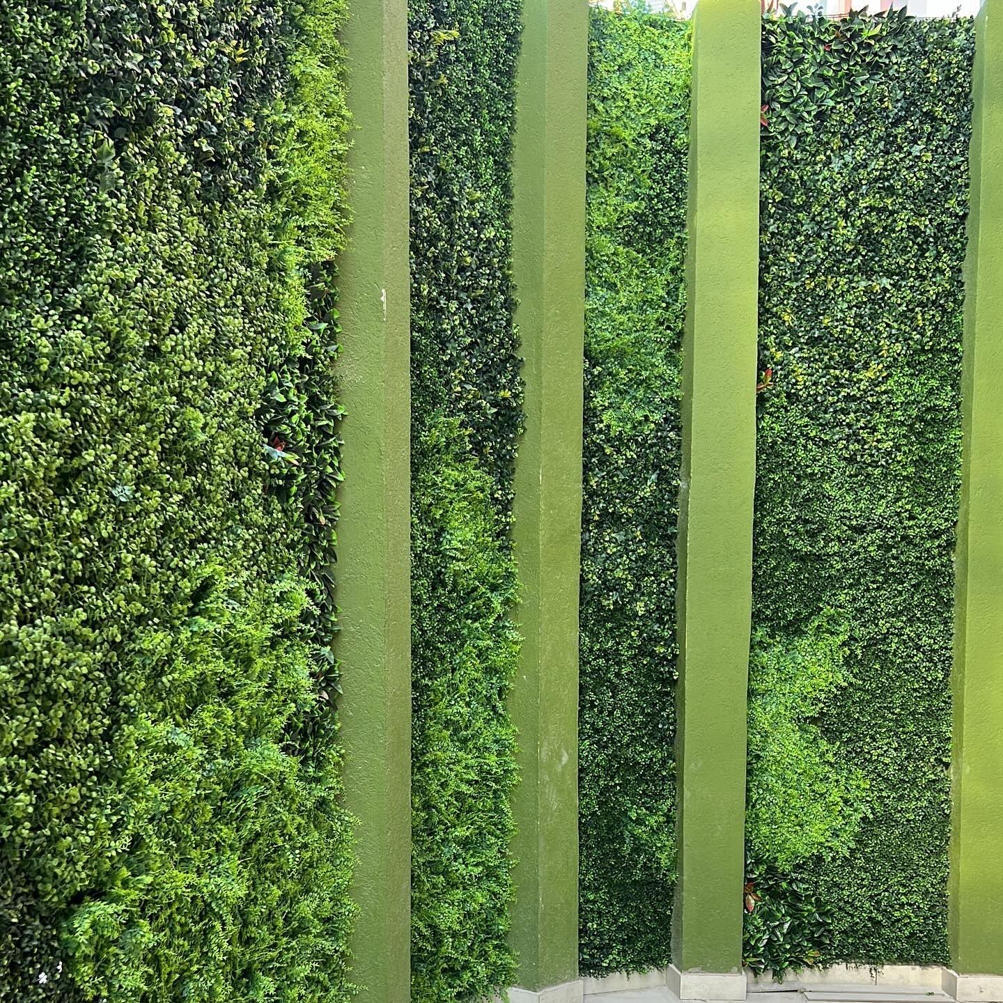 Custom vertical garden sintetis