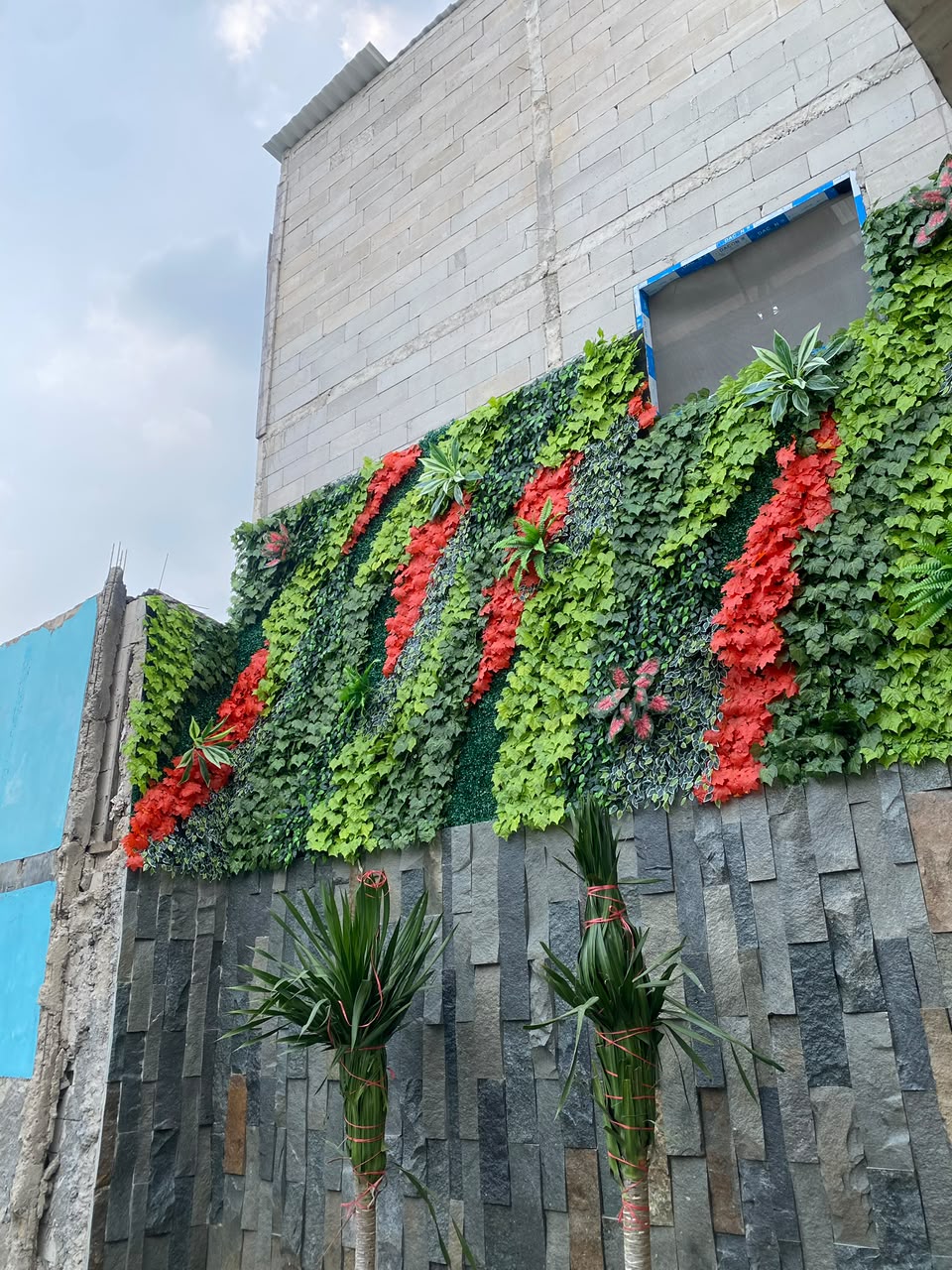 Vertical garden sintetis untuk rumah